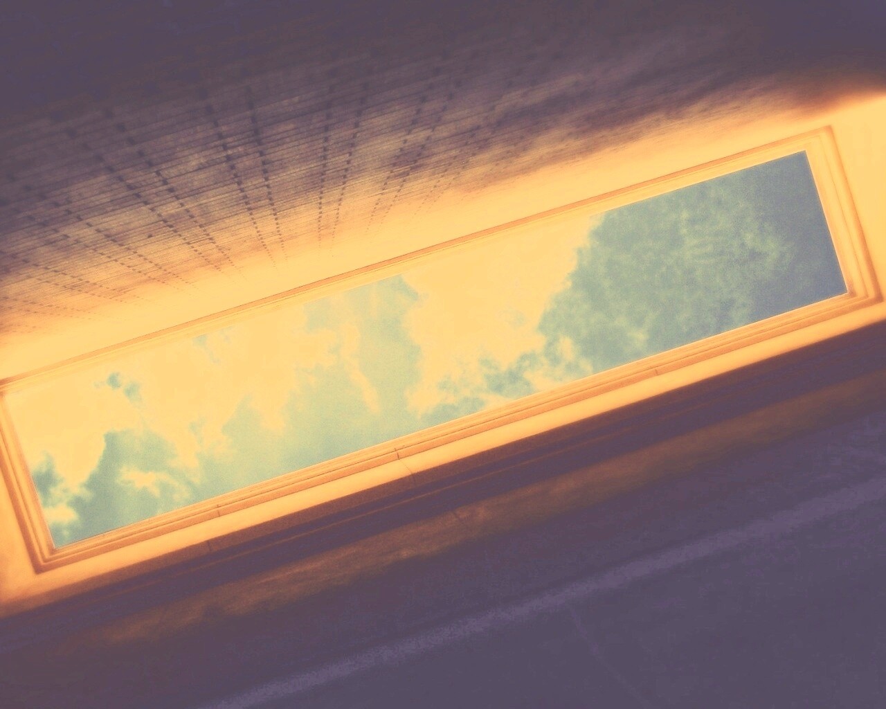 Прямоугольный каменный колодец обои