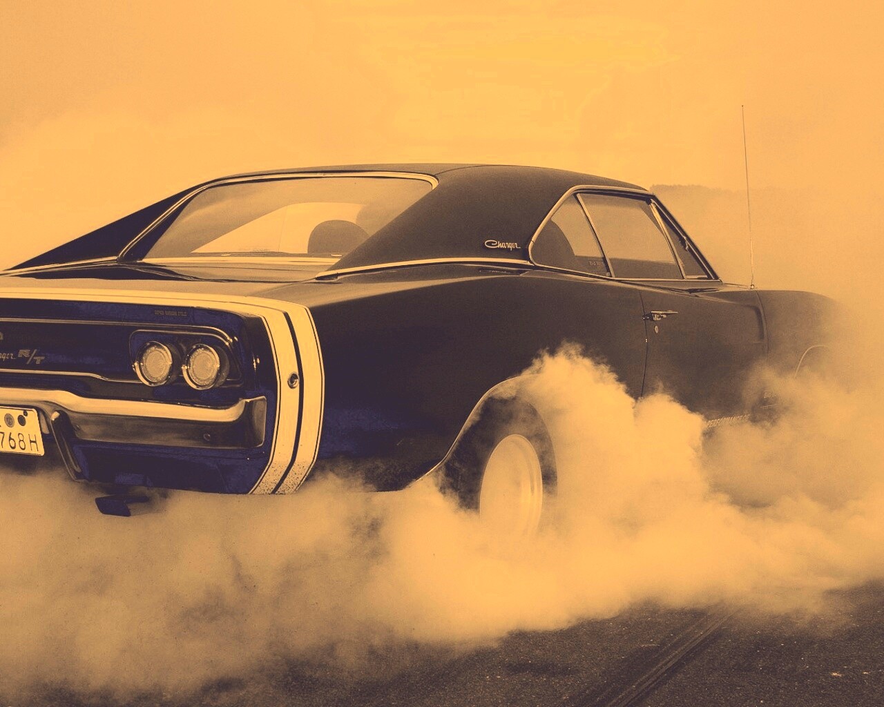 Додж Чарджер жжет резину обои