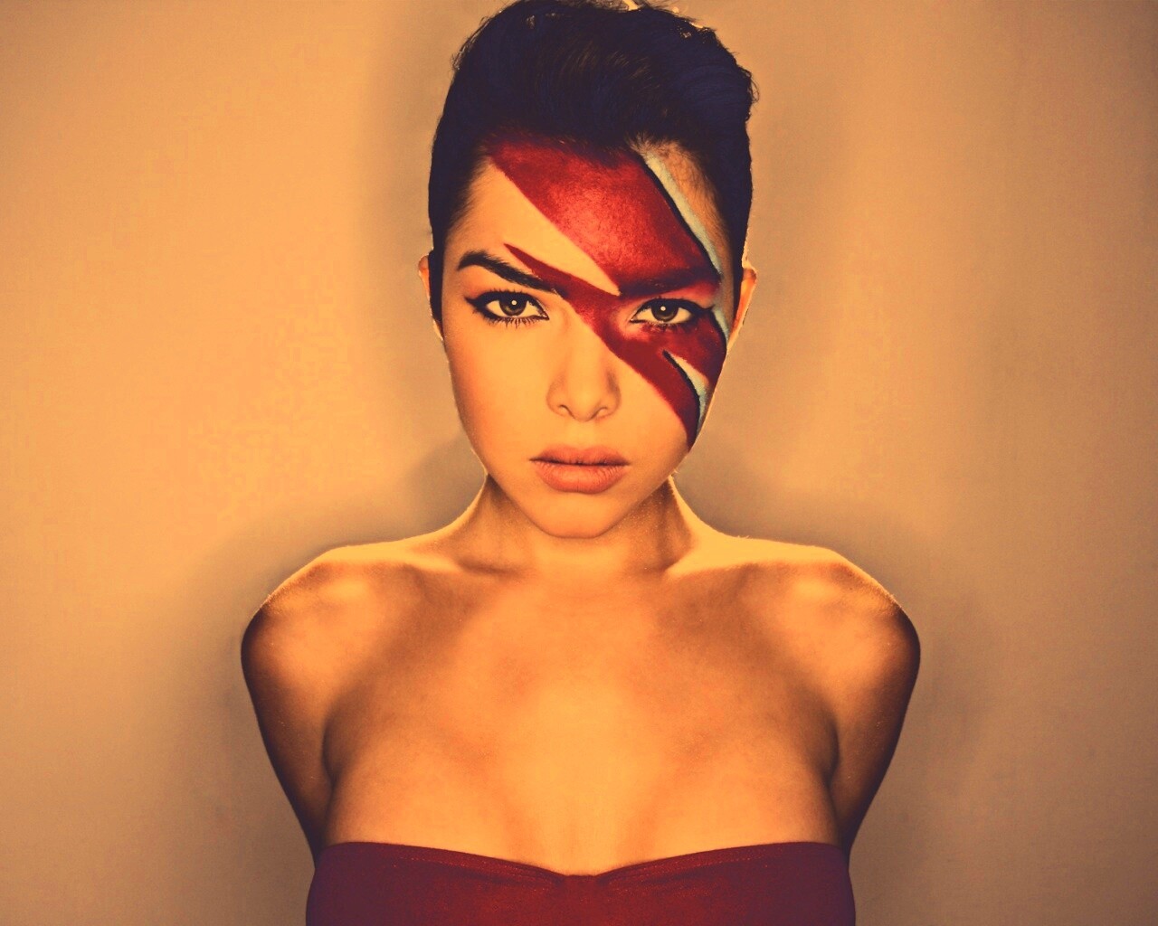 Огненная модель обои