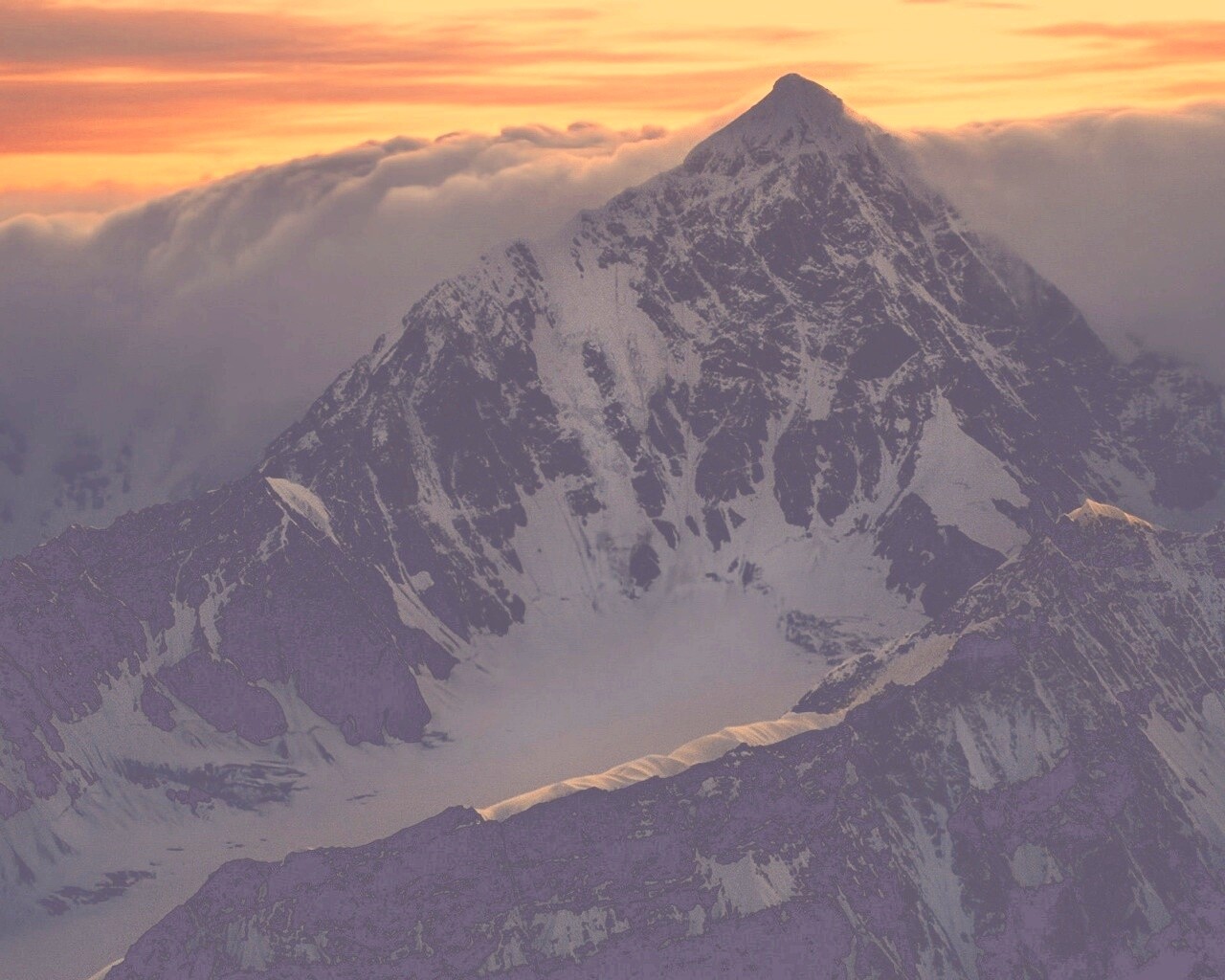 Гора на закате обои