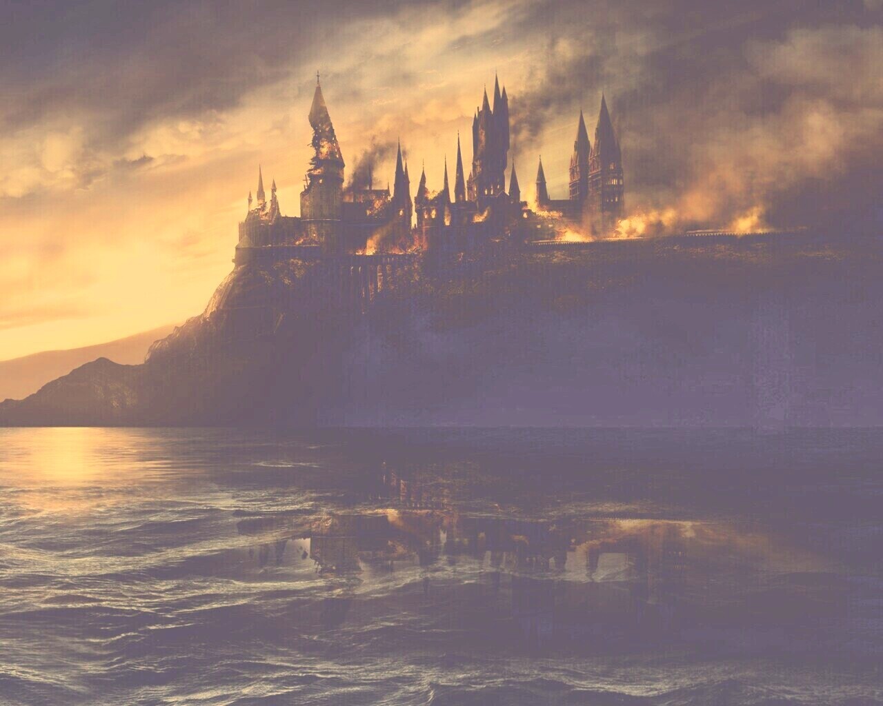 Хогвартс охваченный пламенем обои