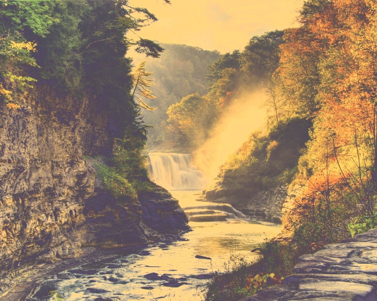 Скалистый водопад обои