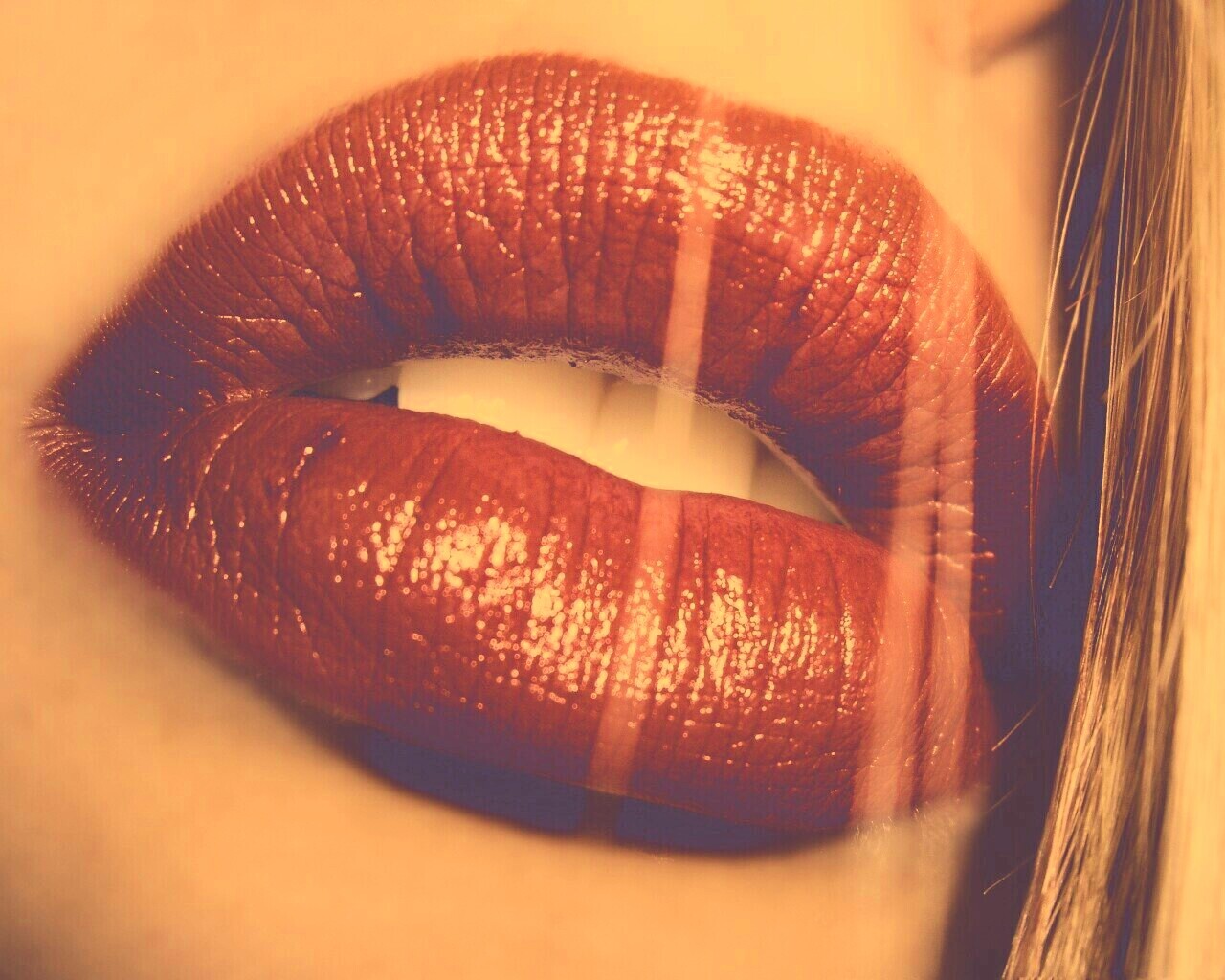 Сочные губы обои