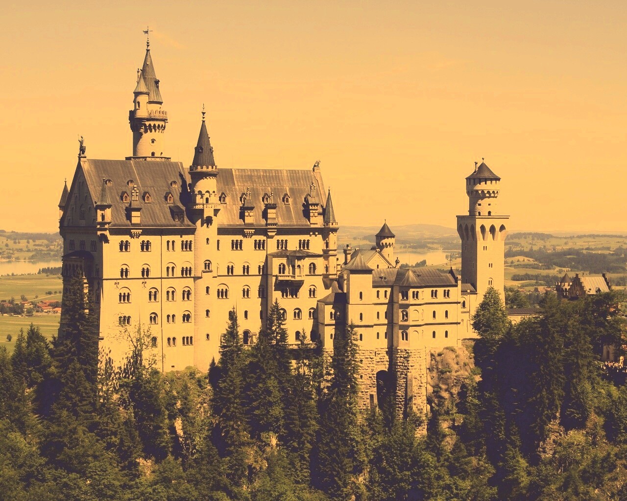 Замок Нойшванштайн в Баварии обои