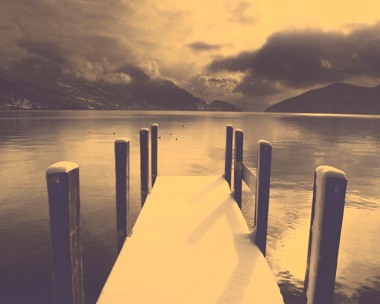 Заснеженный причал обои