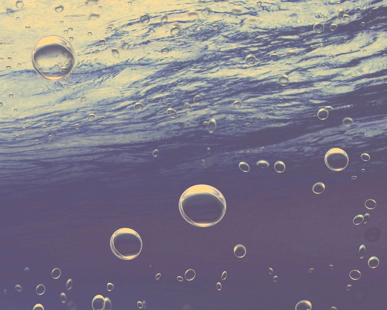 Пузыри под водой обои