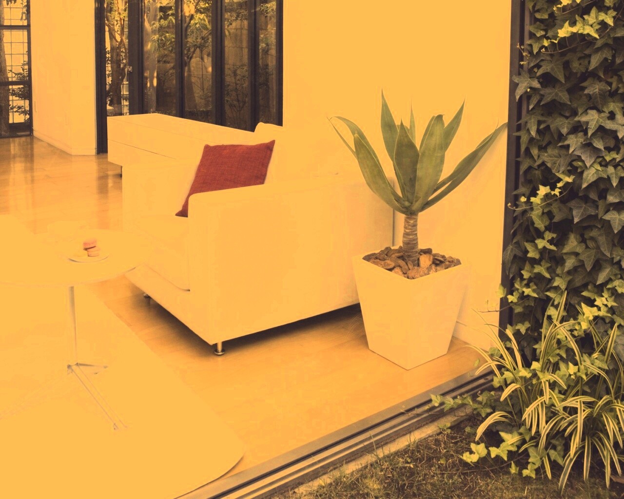 Белое кресло обои