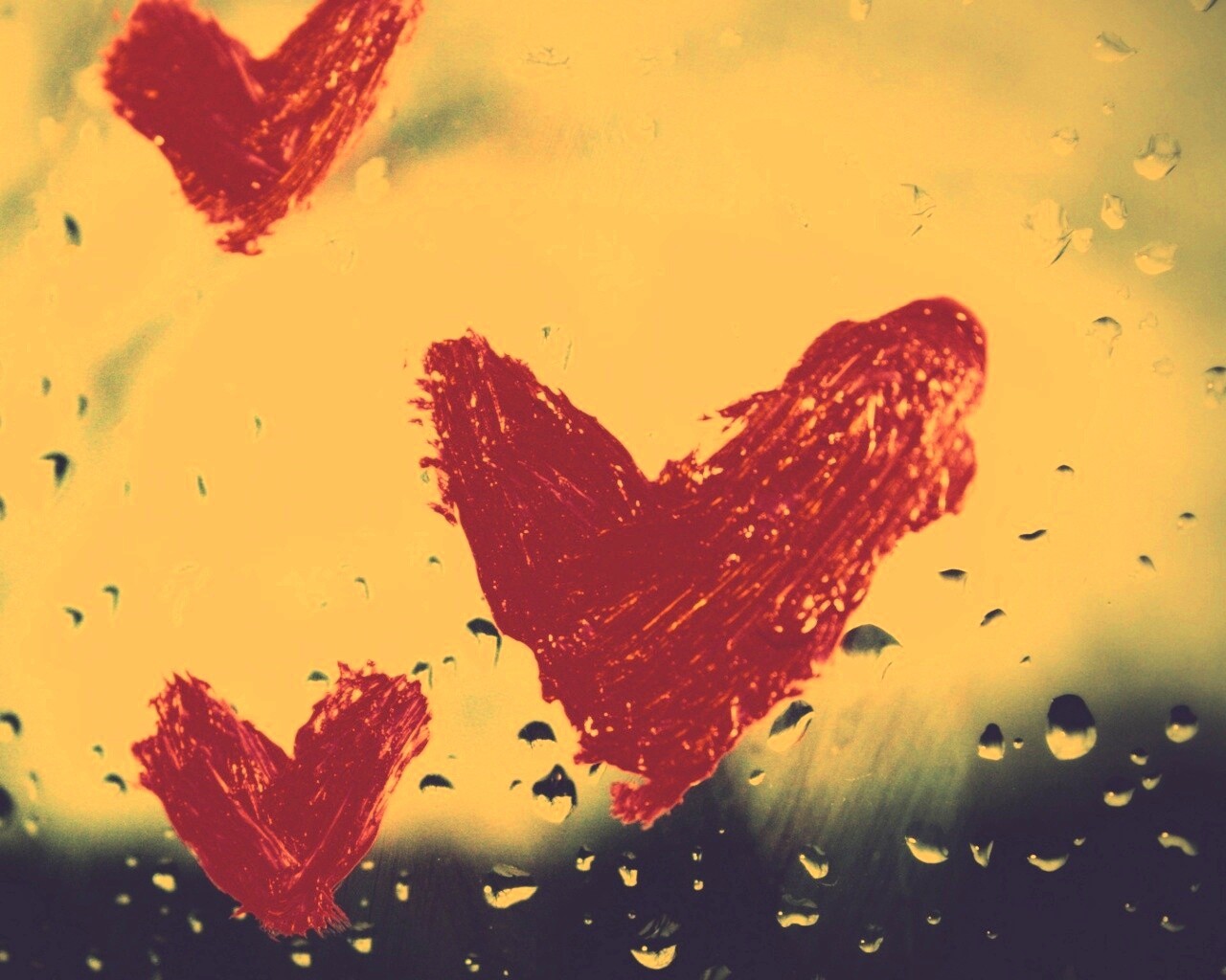 Сердечки помадой обои