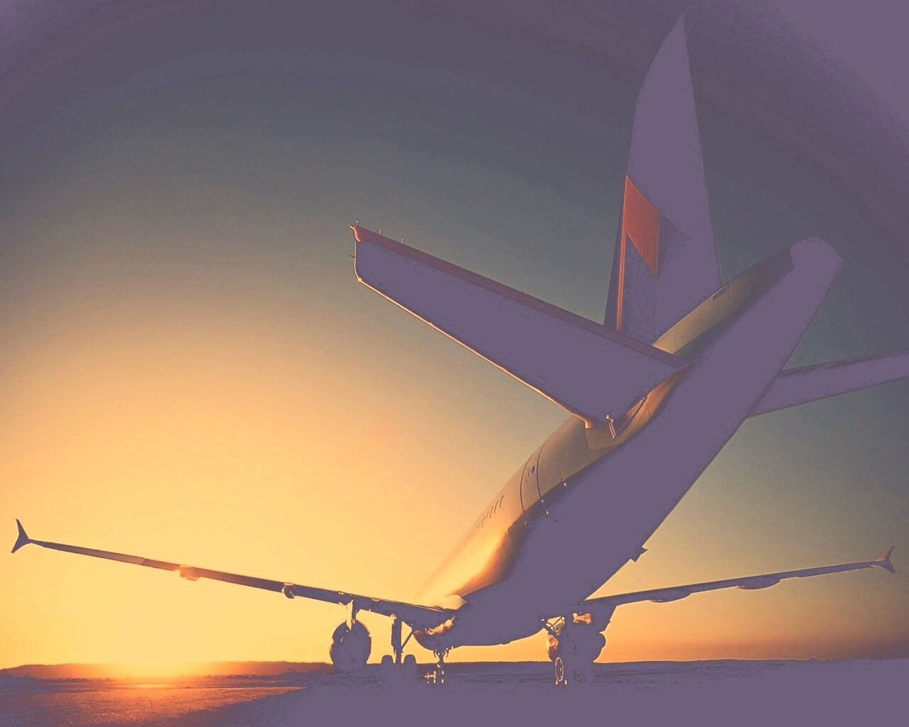 Самолет на закате обои