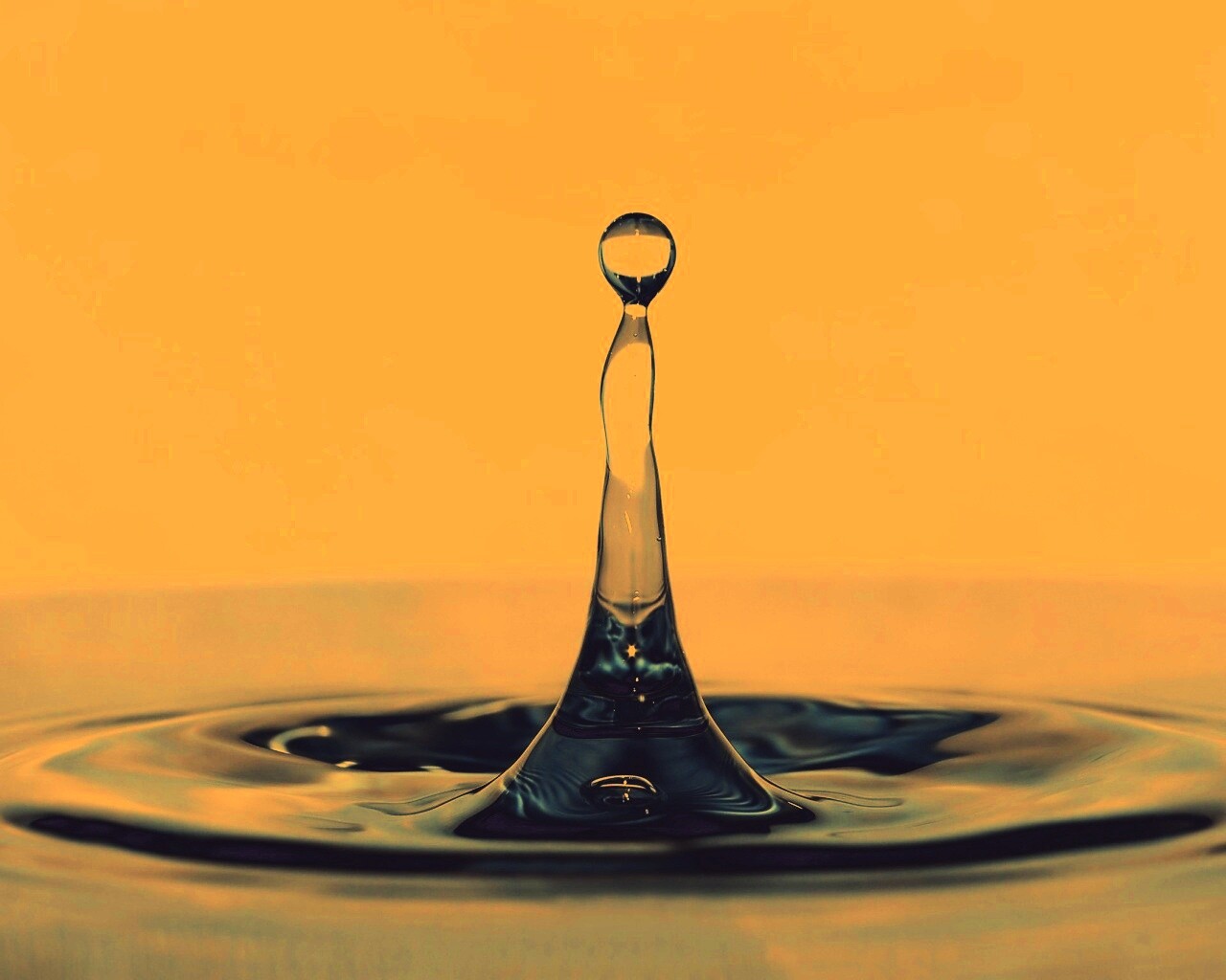 Падение капли обои