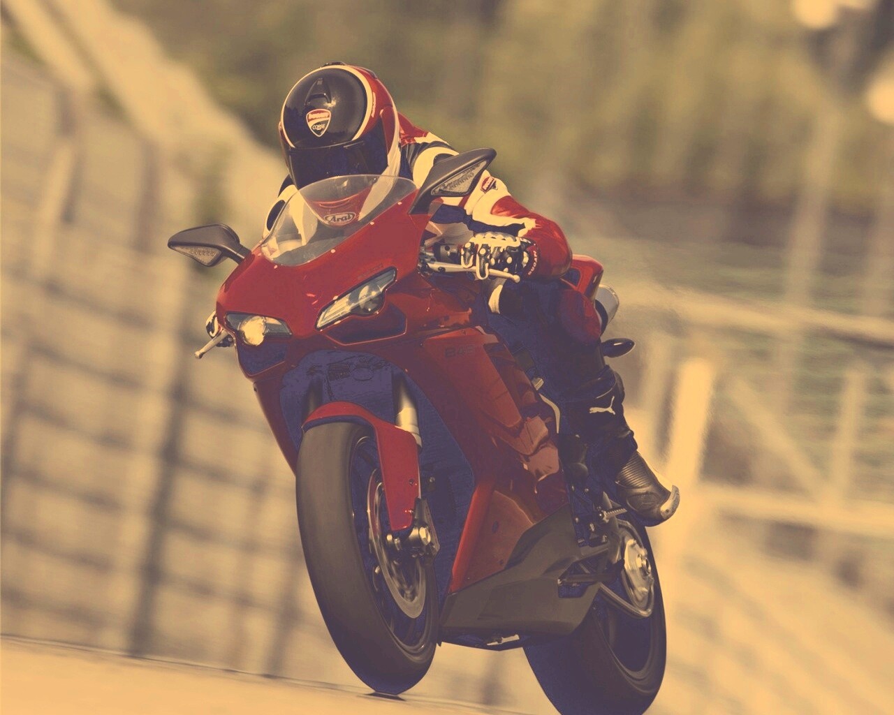 Мотоциклист на Дукати 848 обои