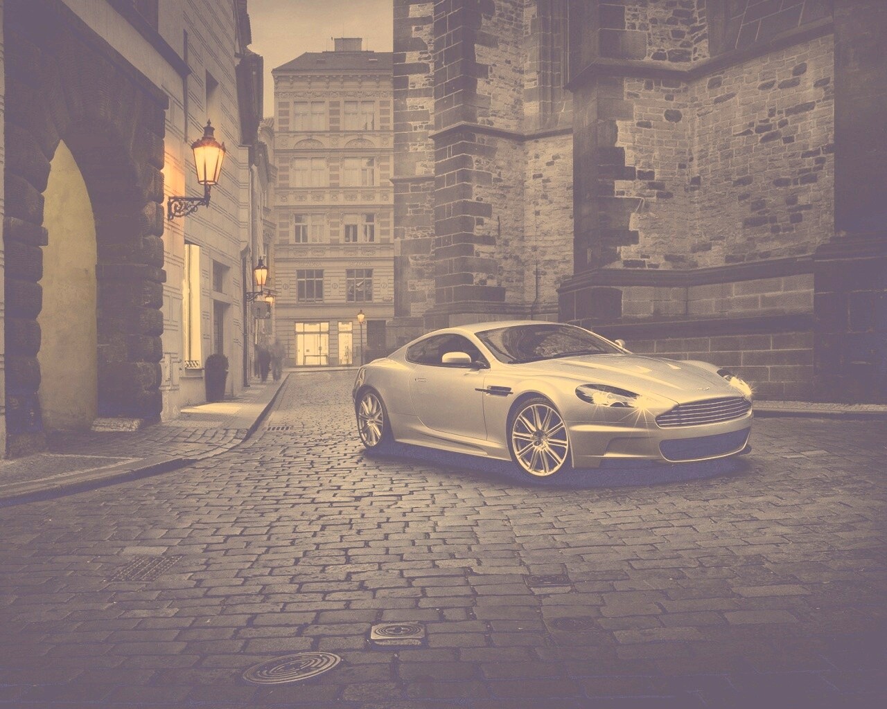 Серебристый Aston Martin обои