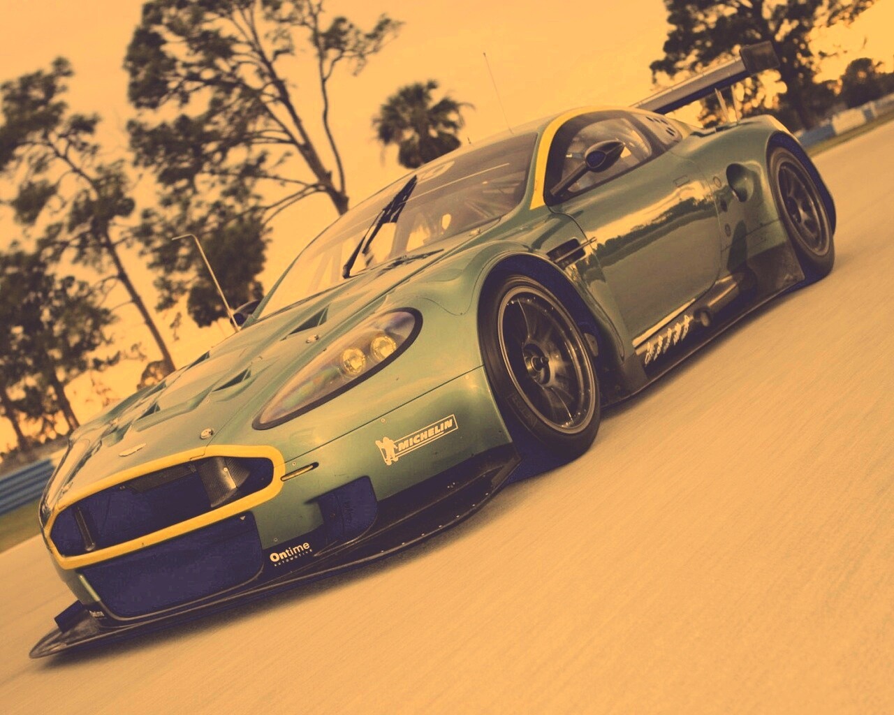 Aston Martin обои