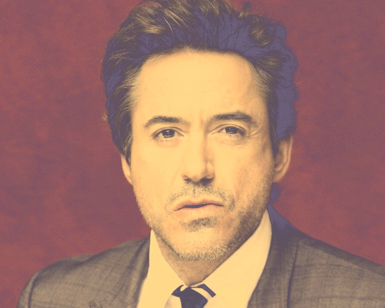 Роберт Дауни младший что-то подозревает обои