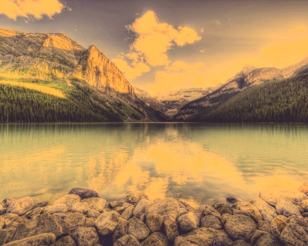 Горное озеро обои