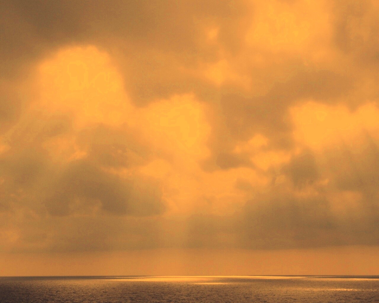 Свет на воде обои