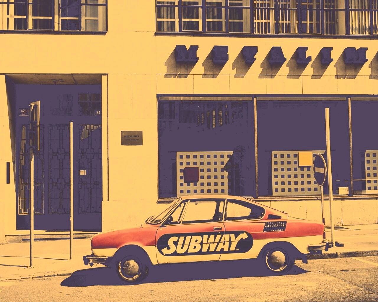 Реклама Subway на машине в Праге обои