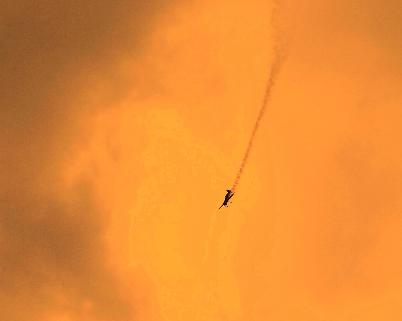 Падающий самолёт обои