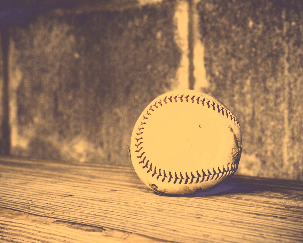 Старый бейсбольный мяч обои