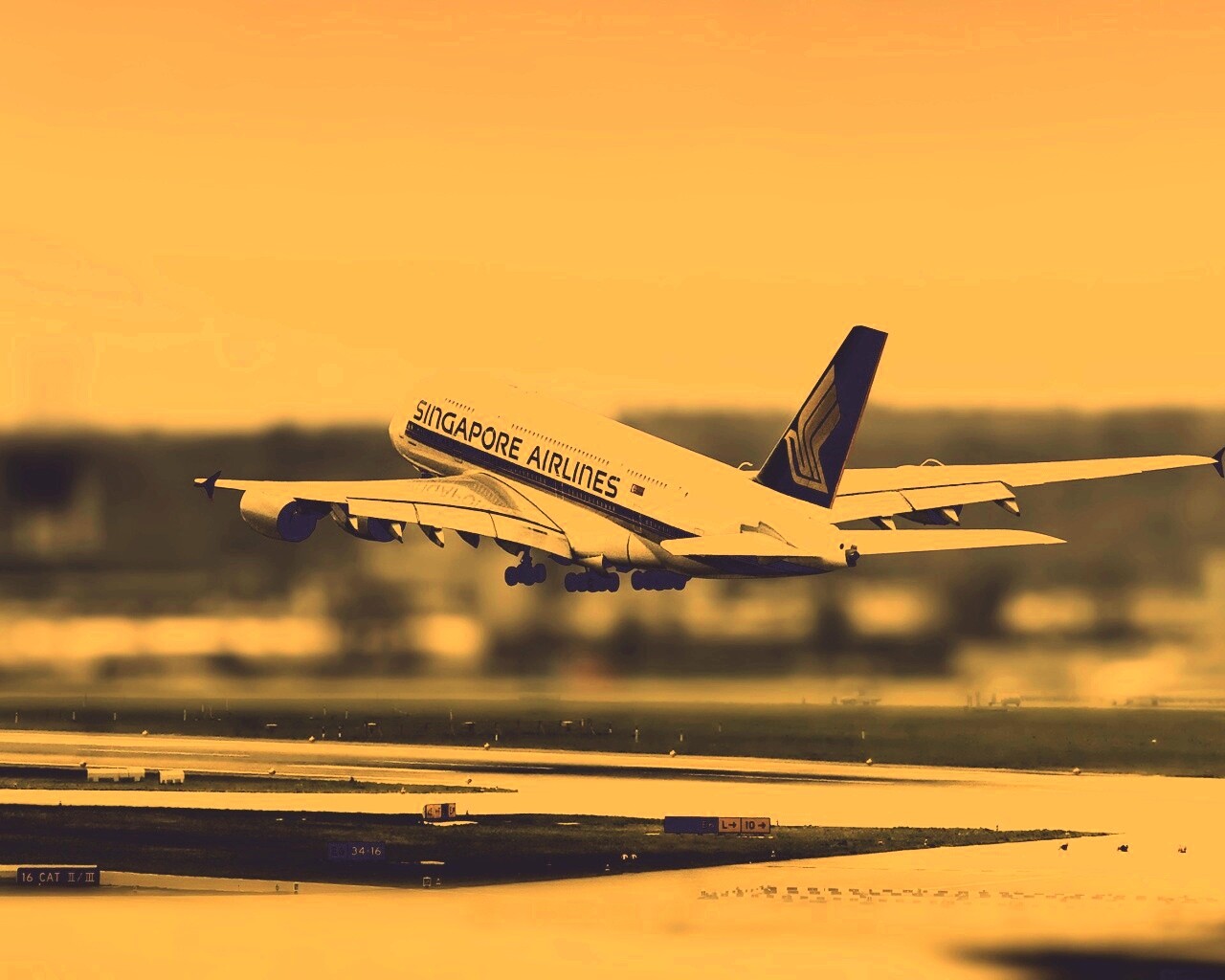 Взлет гражданского самолета обои