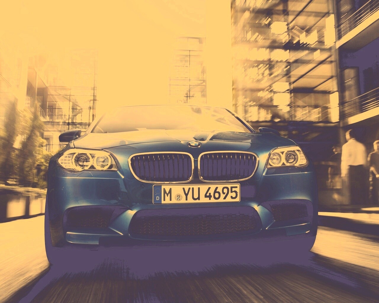 BMW покоряет городскую улицу обои