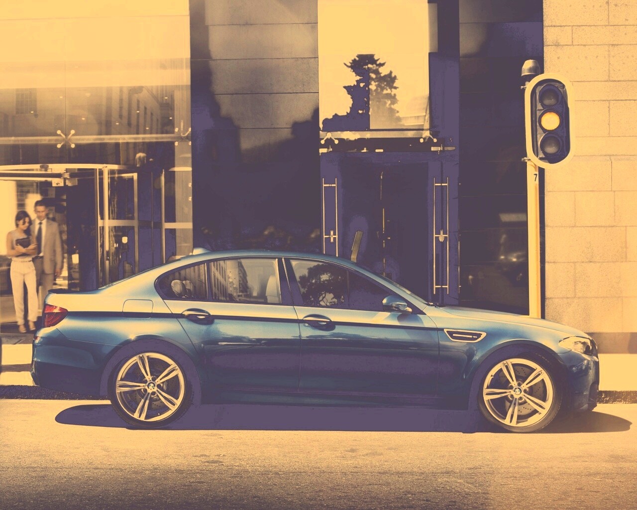 BMW F10 на светофоре обои