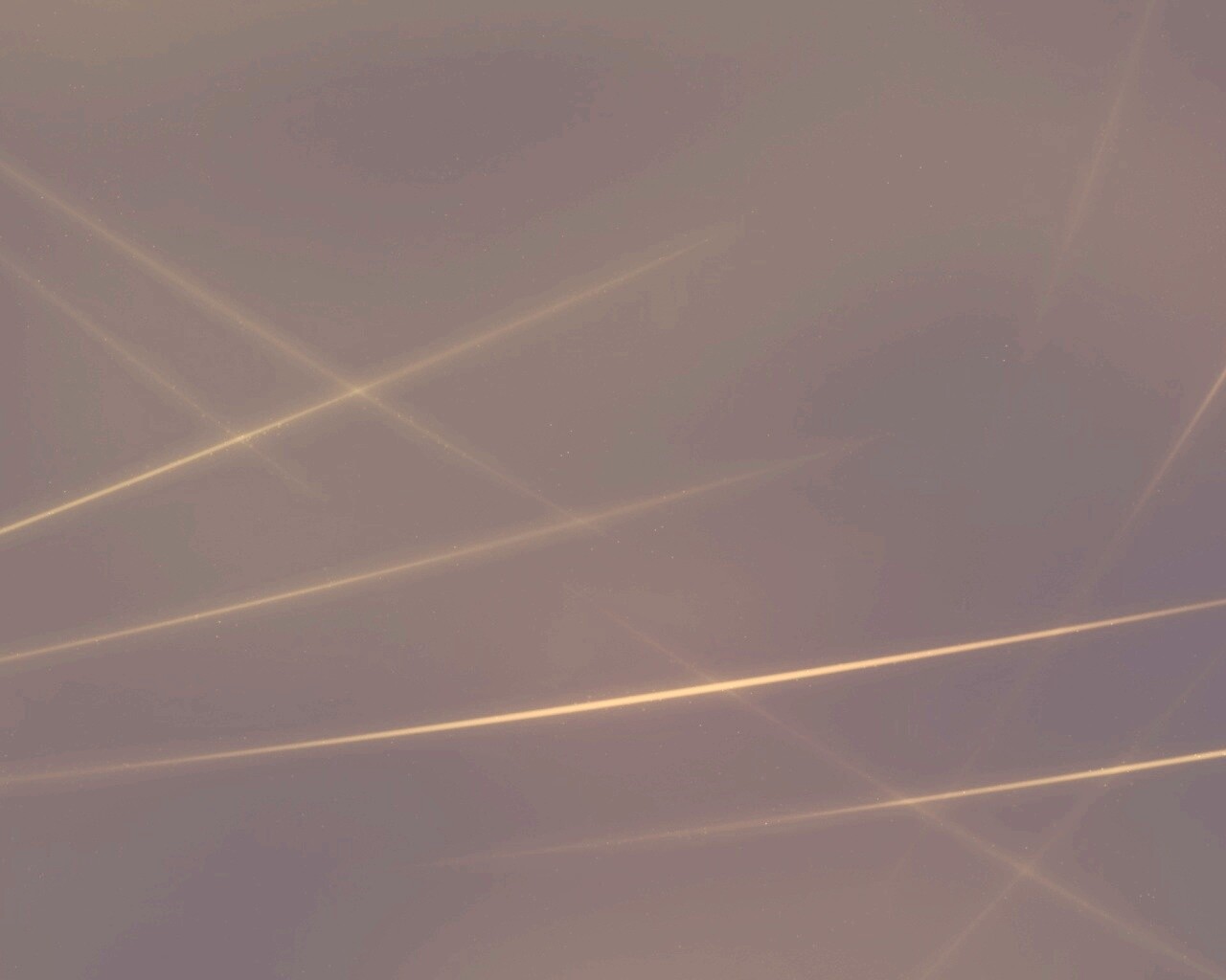 Лучи света на бронзовом фоне обои