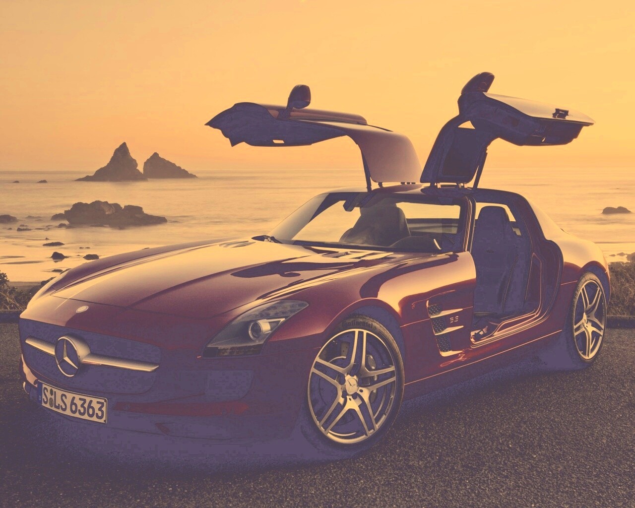 Мерседес на побережье обои
