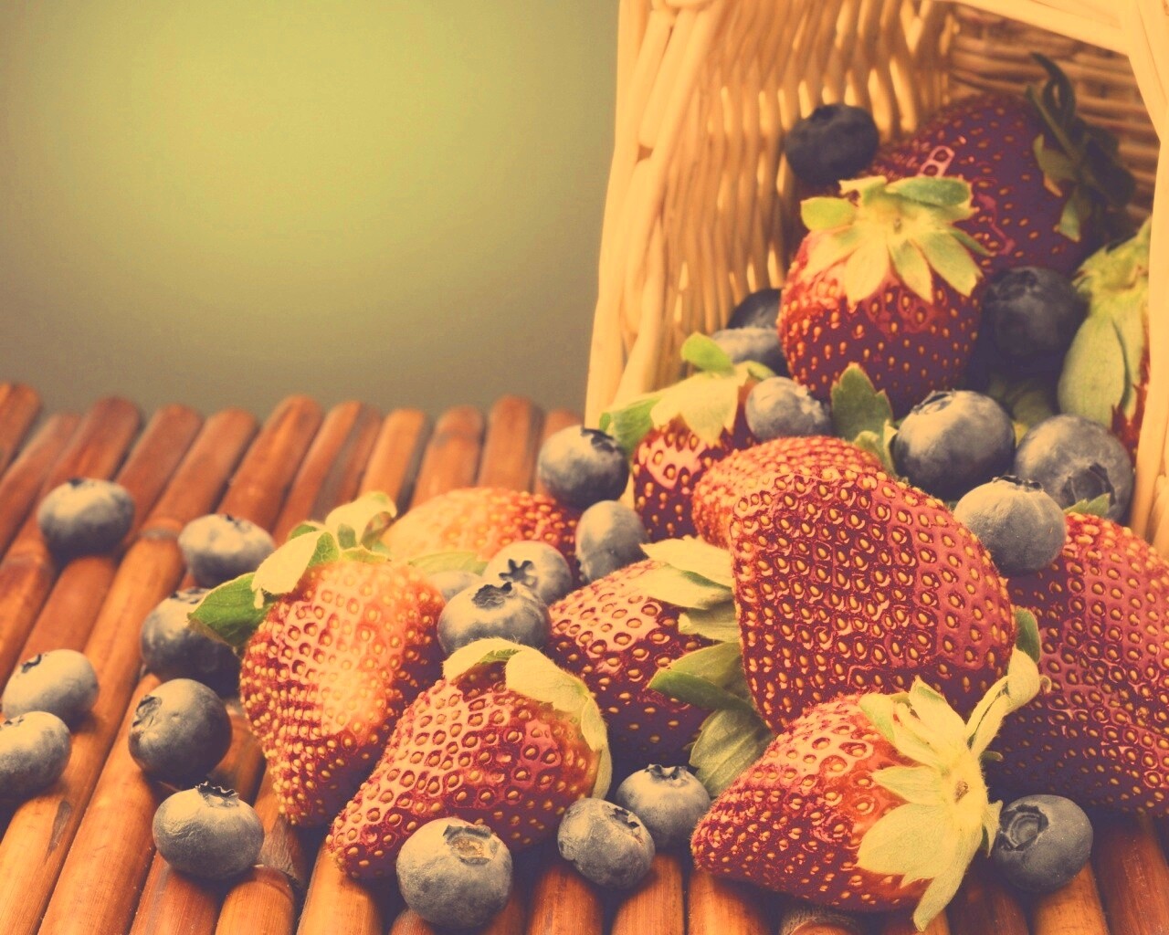 Спелые ягоды обои