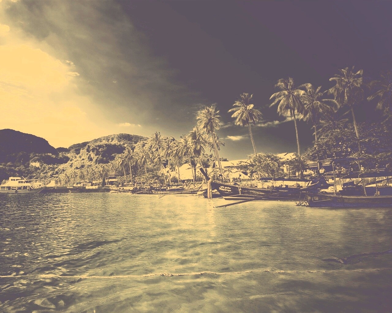 Призрачный пляж обои