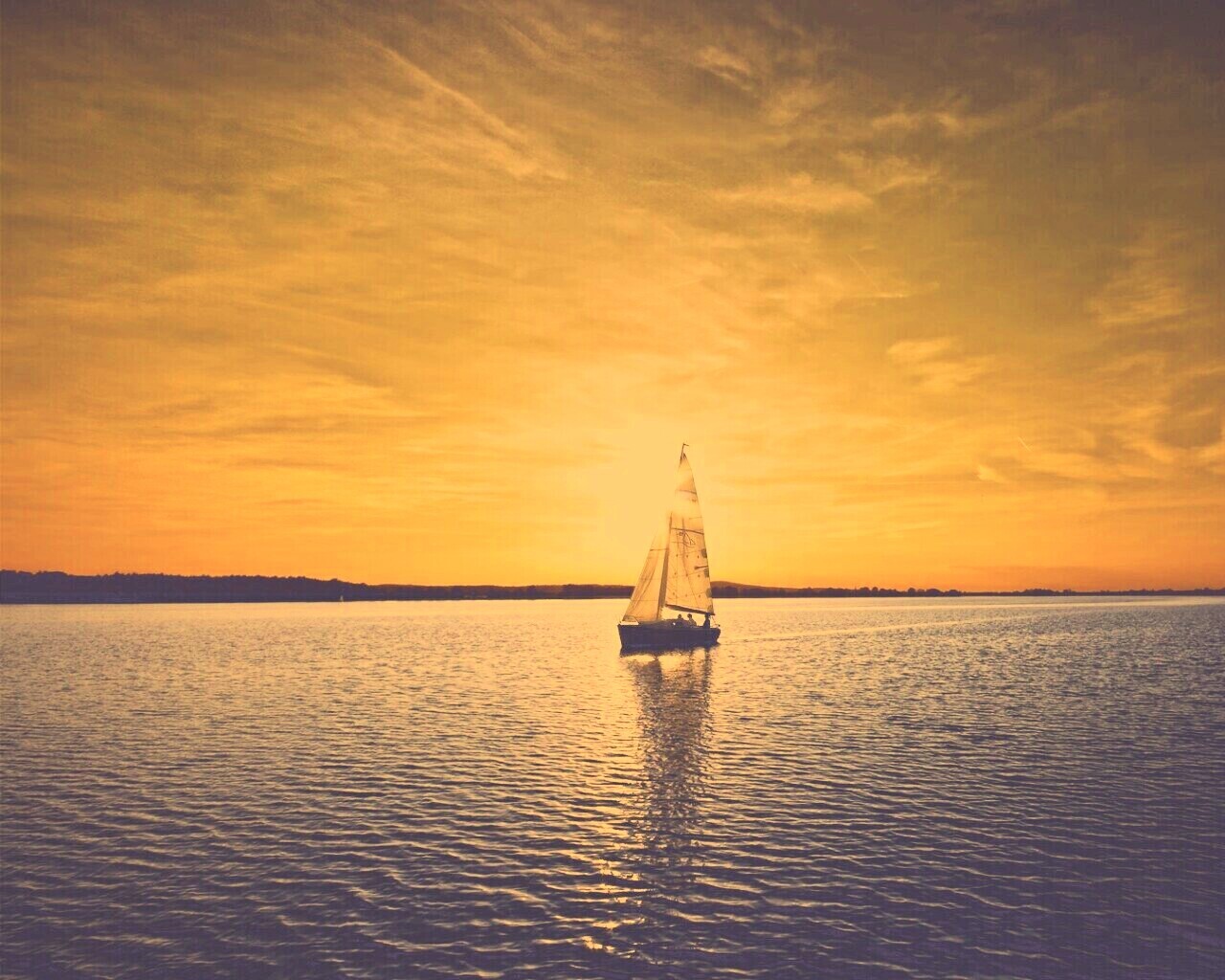 Яхта на закате обои