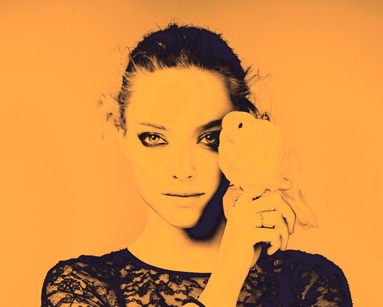 Девушка и попугай обои