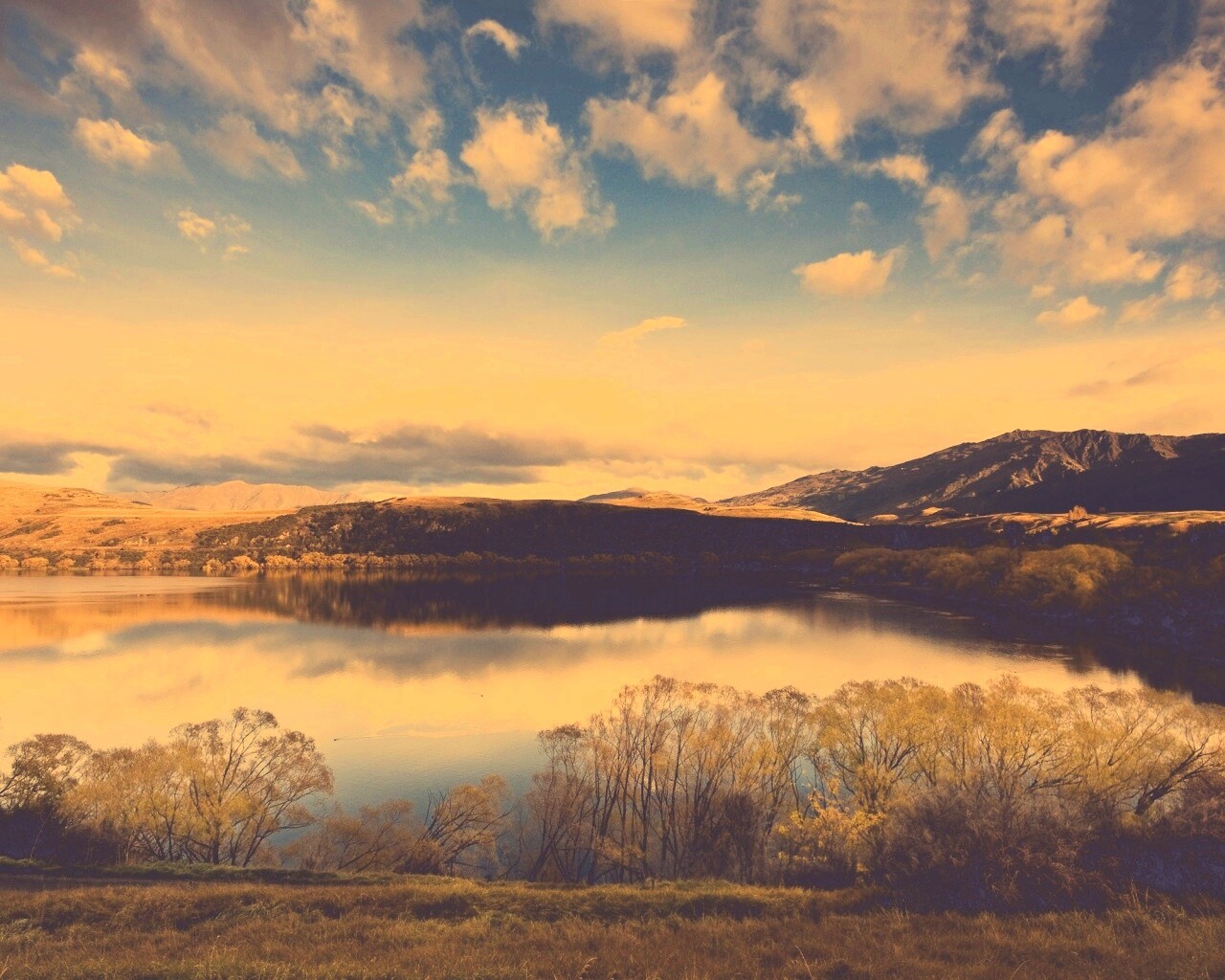 Живописное озеро обои