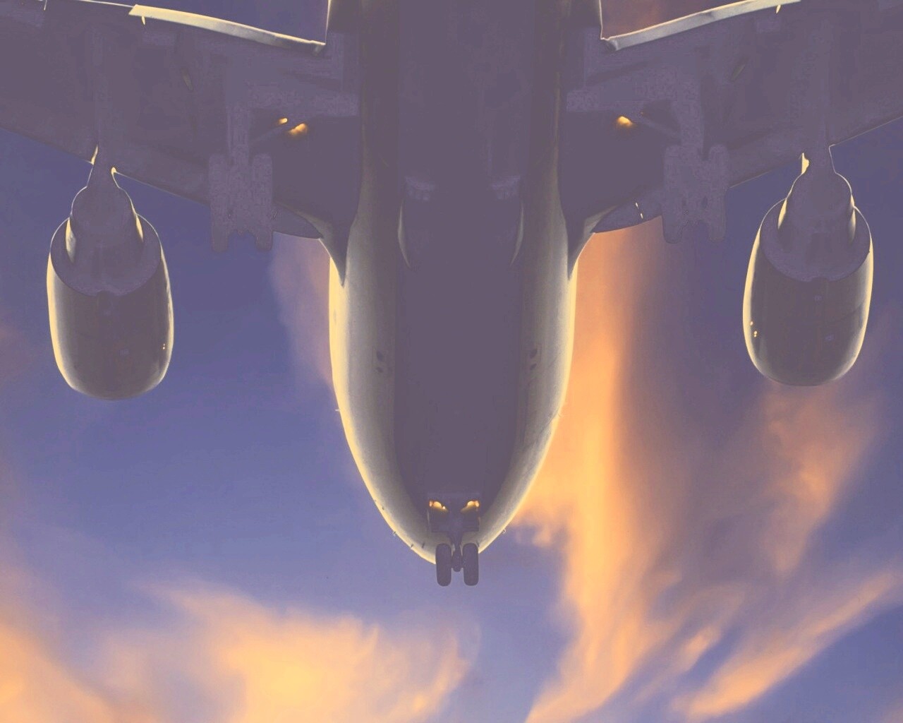 Брюхо самолета обои