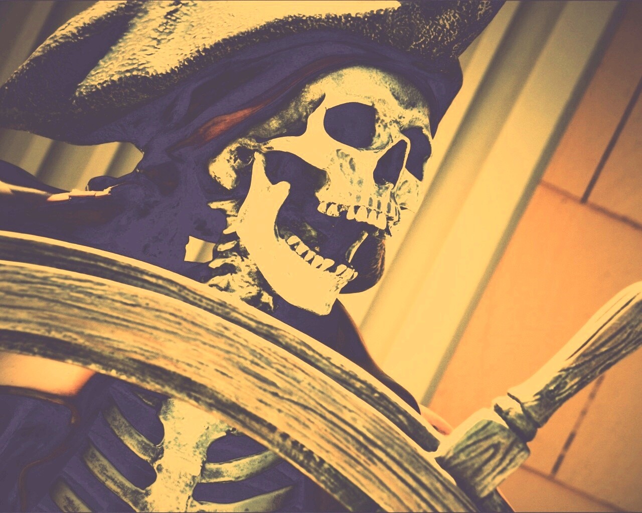 Скелет пирата за штурвалом обои