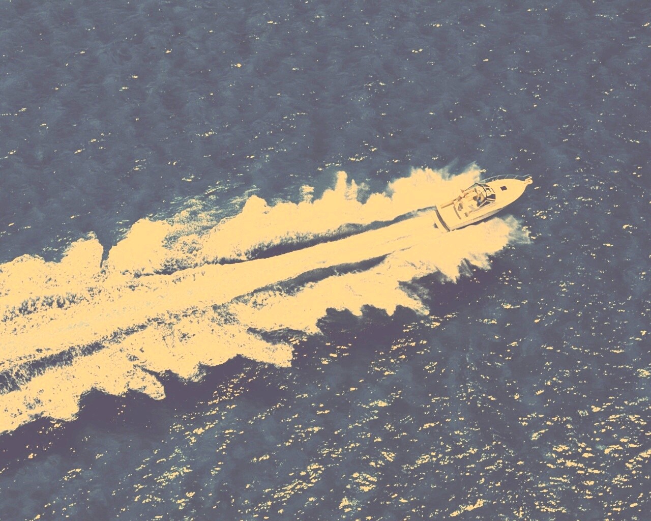 Вид на катер обои