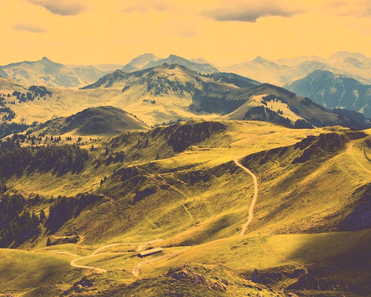 Извилистая горная дорога обои