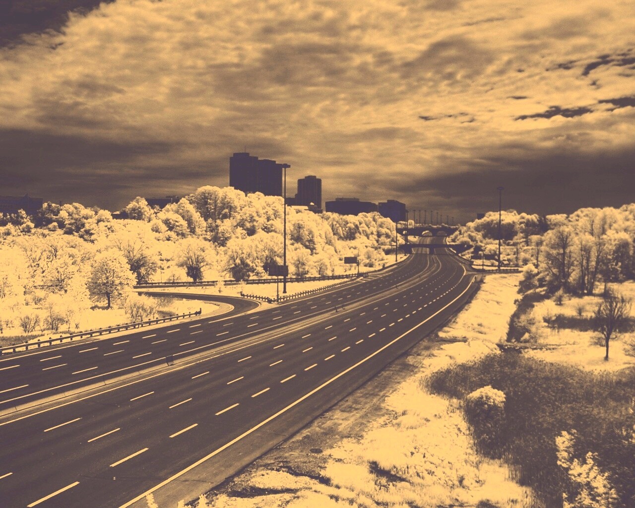 Черно-белое шоссе обои