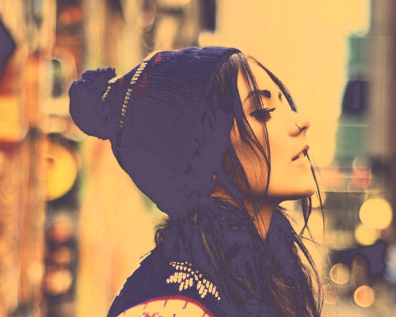 Девушка в шапке обои