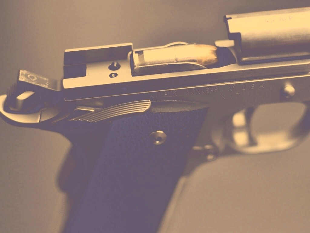 Разобранный пистолет обои
