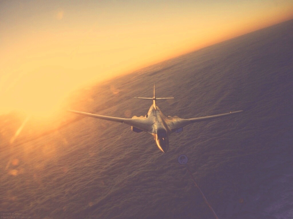 Ту 160 над облаками обои