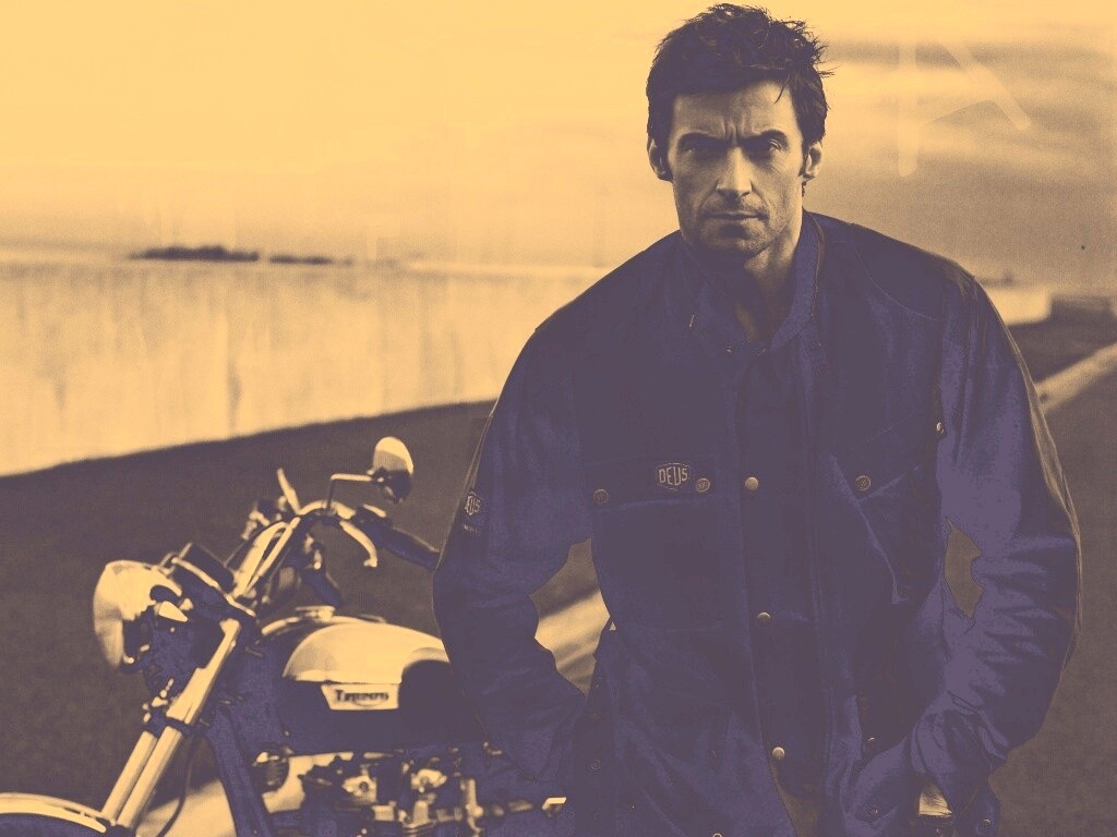 Хью Джекман с мотоциклом обои