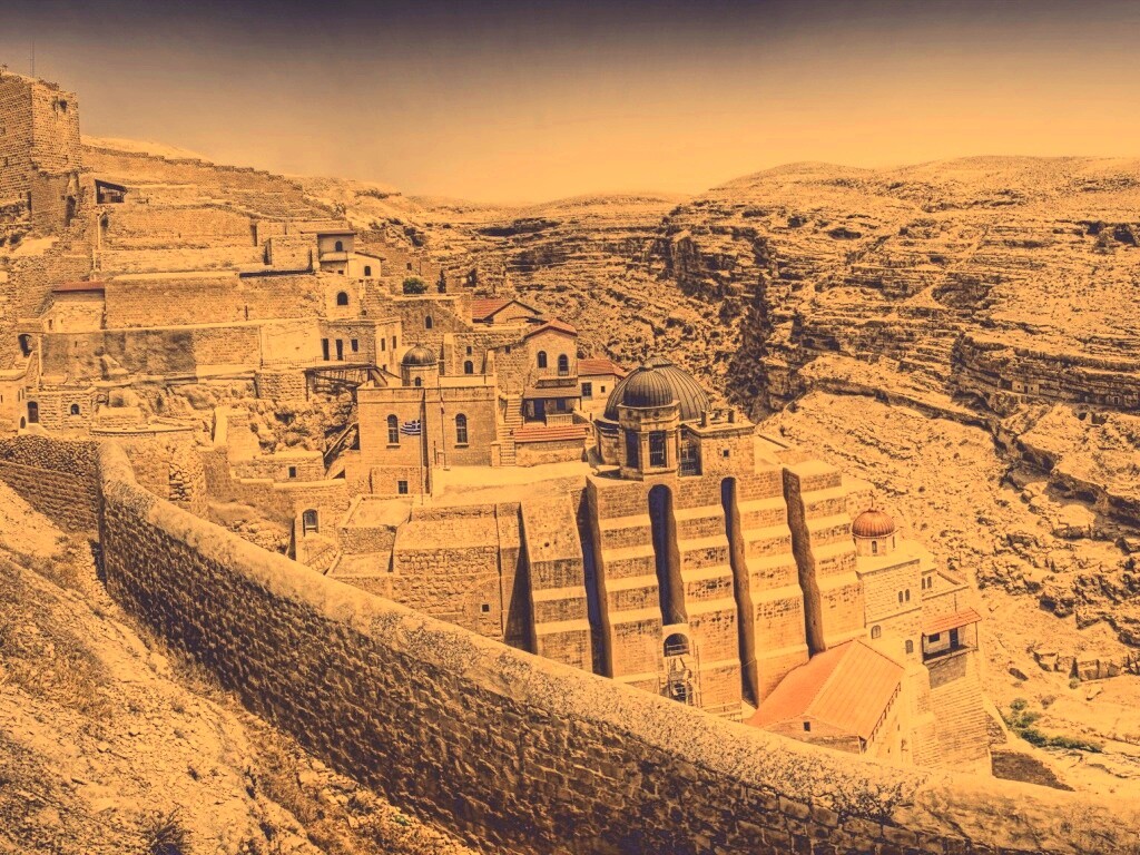 Город среди скал обои