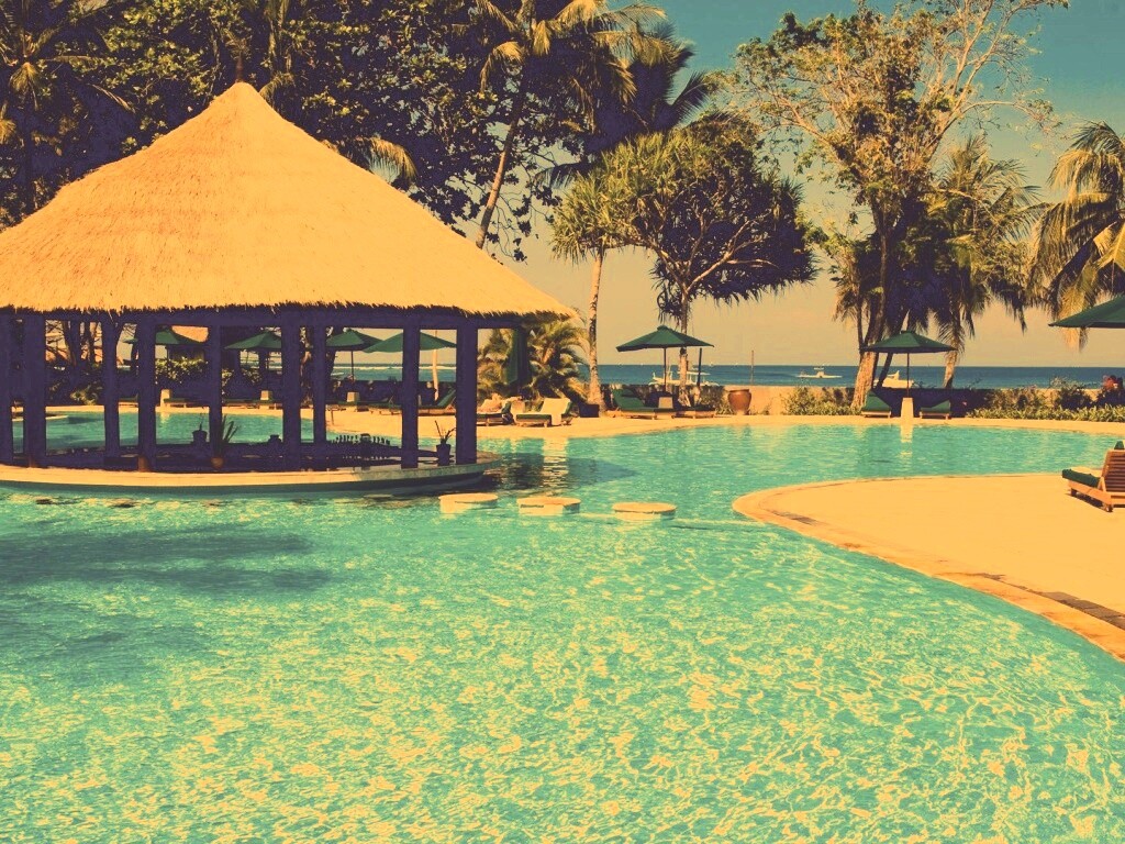 Бассейн отеля обои