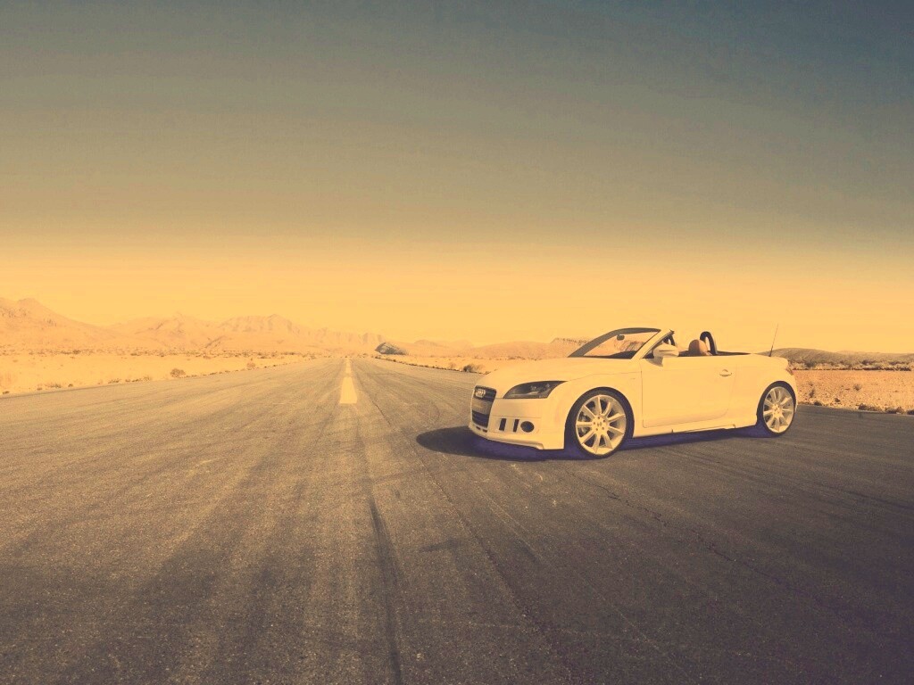 Кабриолет Ауди на пустынной дорге обои