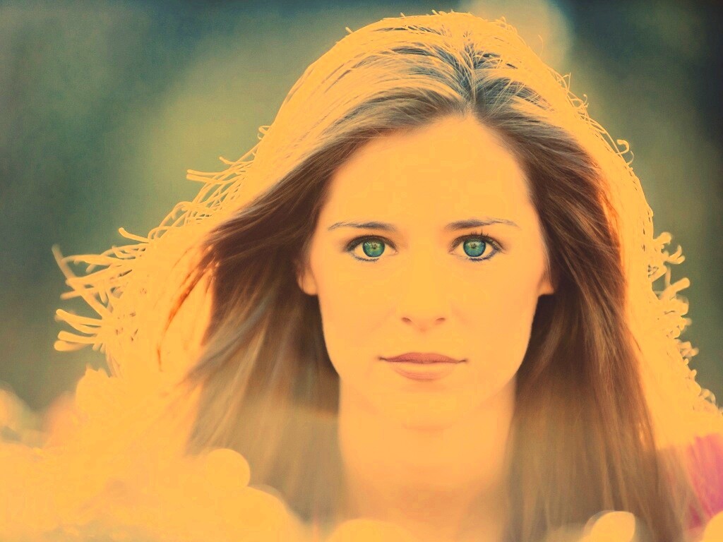 Девушка с голубыми глазами обои