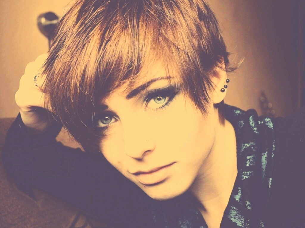 Выразительный взгляд голубых глаз обои