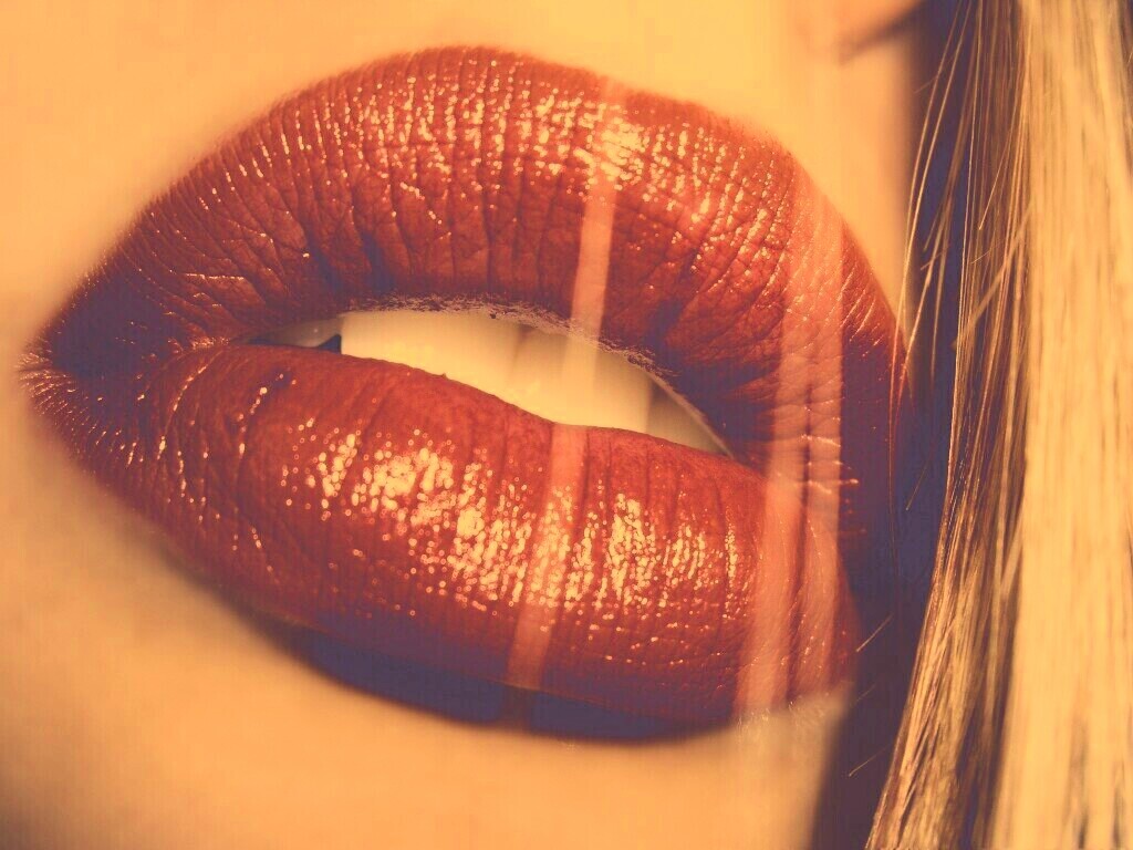 Сочные губы обои