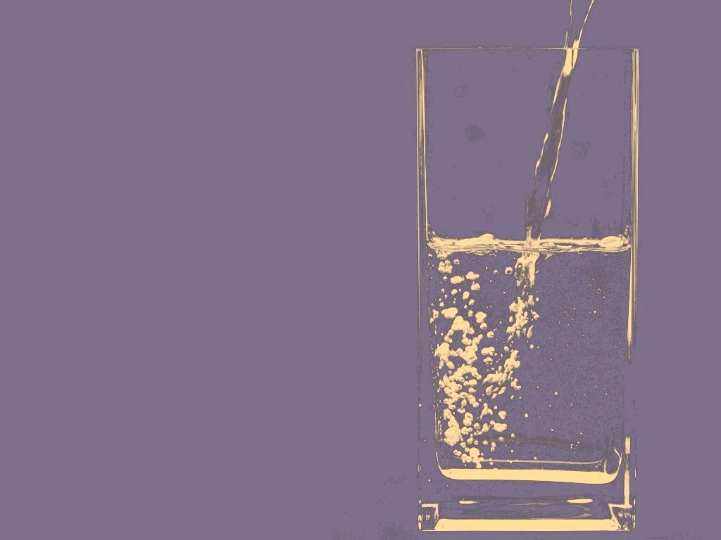 Вода в стакане обои