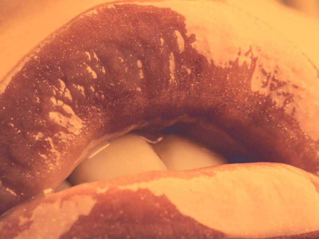 Губы с блеском обои